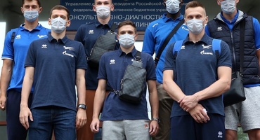 Российский волейбол готовится к сезону при коронавирусе: много тестов, никаких рукопожатий и душ в шахматном порядке